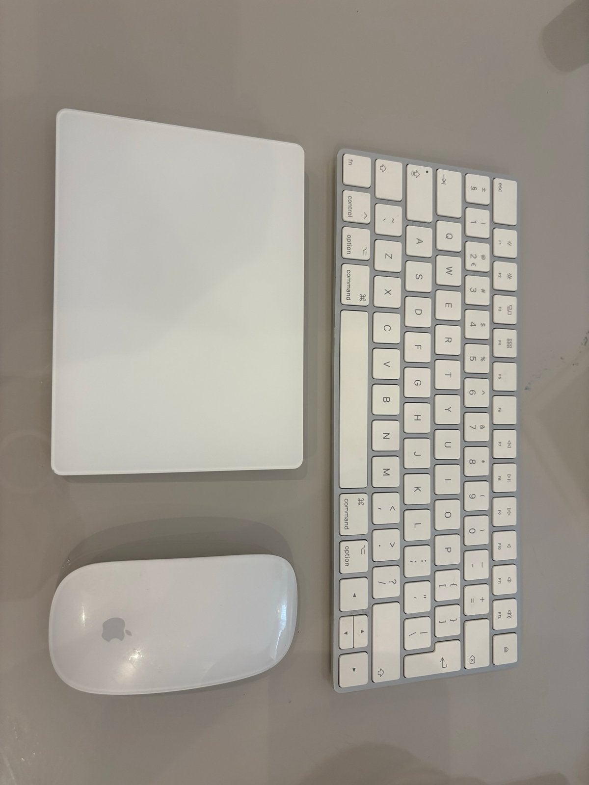 Apple Magic Keyboard, Magic Mouse en Magic Trackpad, Toetsenbord en muis-set, Ophalen of Verzenden, Zo goed als nieuw, Draadloos
