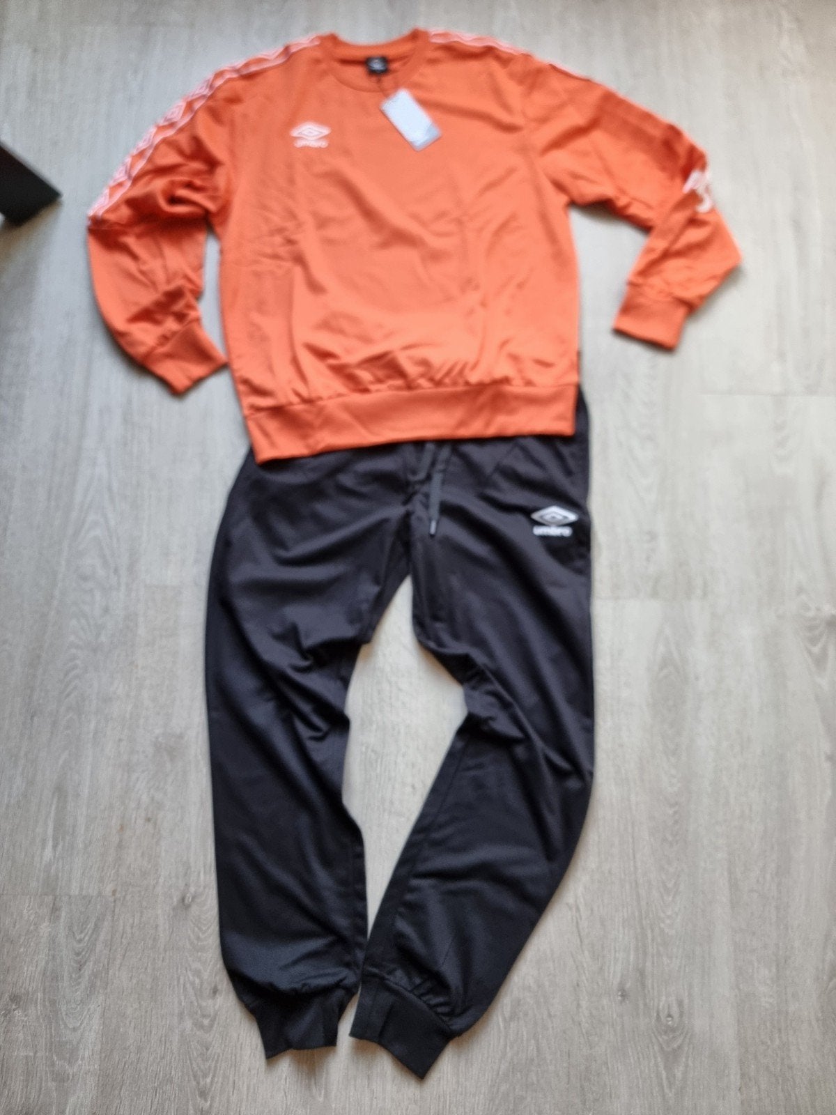 Mooie heren trainingspak Umbro, maat L, Nieuw (G), Kleding | Heren, Ophalen of Verzenden, Nieuw, Algemeen