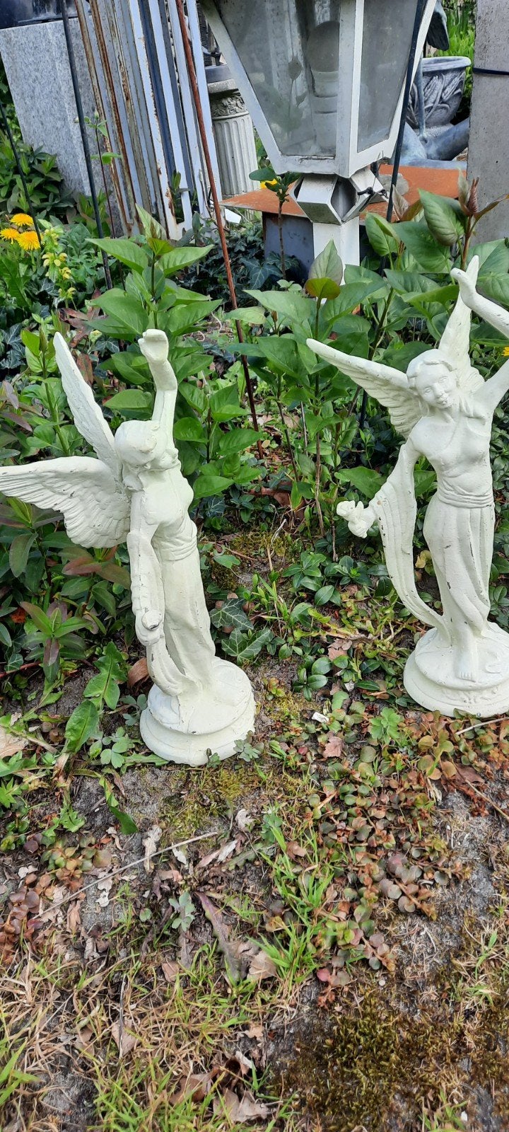 Set van 2 sierlijke engelenbeelden voor tuin of interieur, Tuin en Terras, Ophalen of Verzenden, Gebruikt, Beton, Engelenbeeld