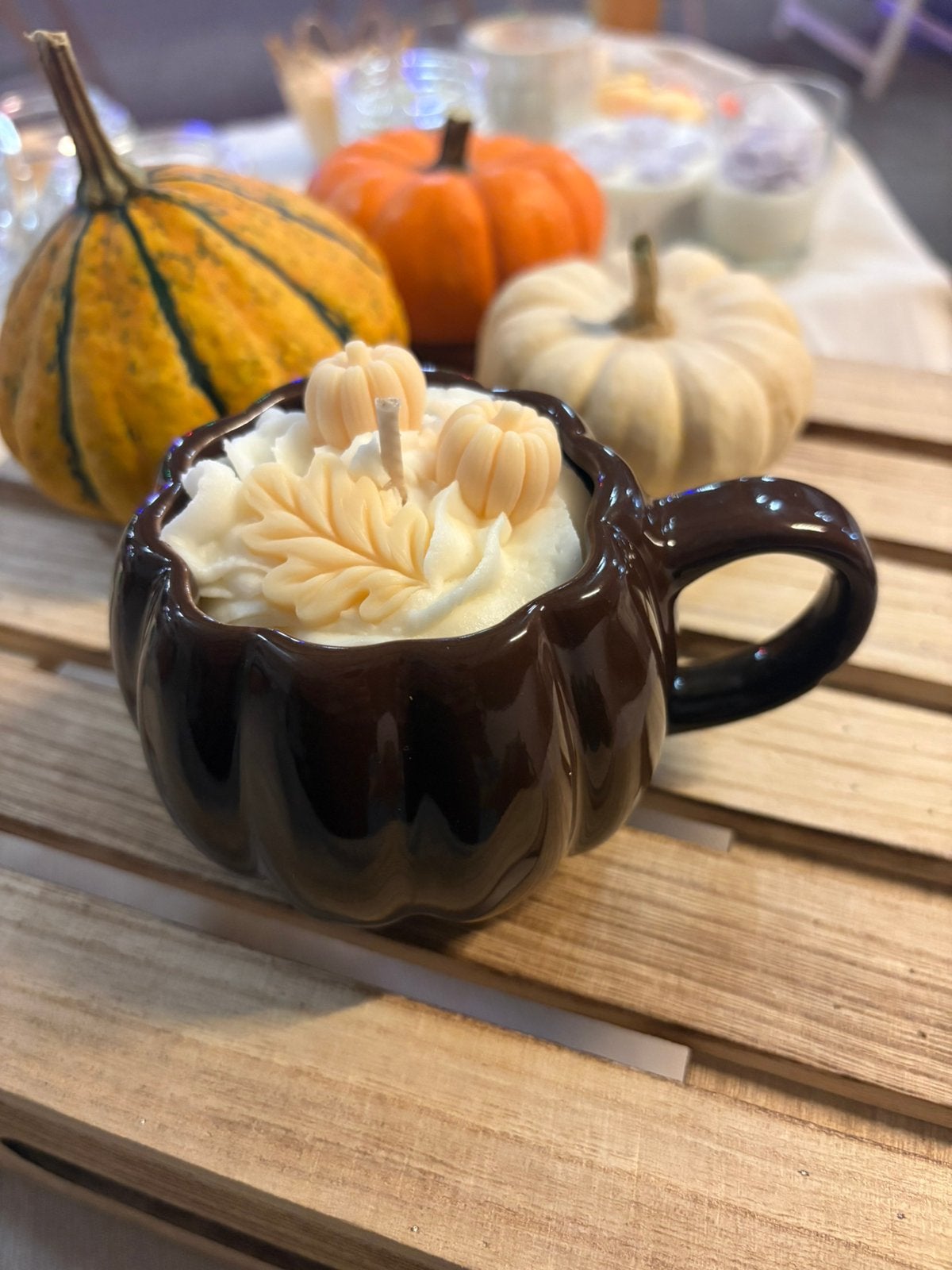 Herfst kaars - Donkerbruine pompoen mok, Ophalen of Verzenden, Zo goed als nieuw, Kaars