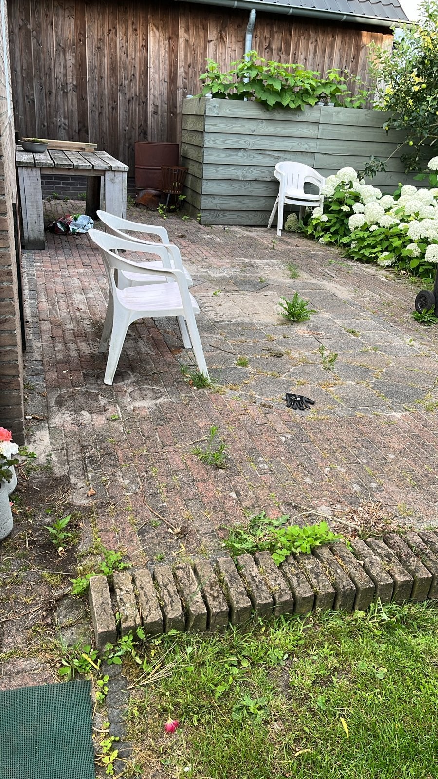 Gratis af te halen: Straatstenen en kleine tegels (ca. 50m²), Gebruikt, Klinkers, Ophalen of Verzenden, 10 m² of meer