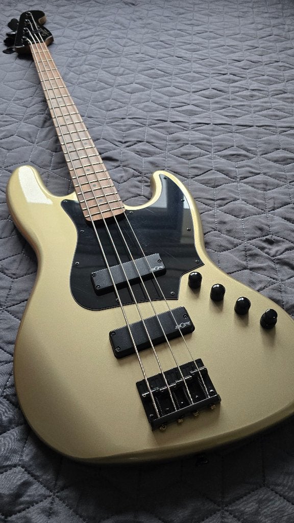 Squier Contemporary Jazz Bass Active – Gold, Muziek en Instrumenten, Ophalen, Gebruikt