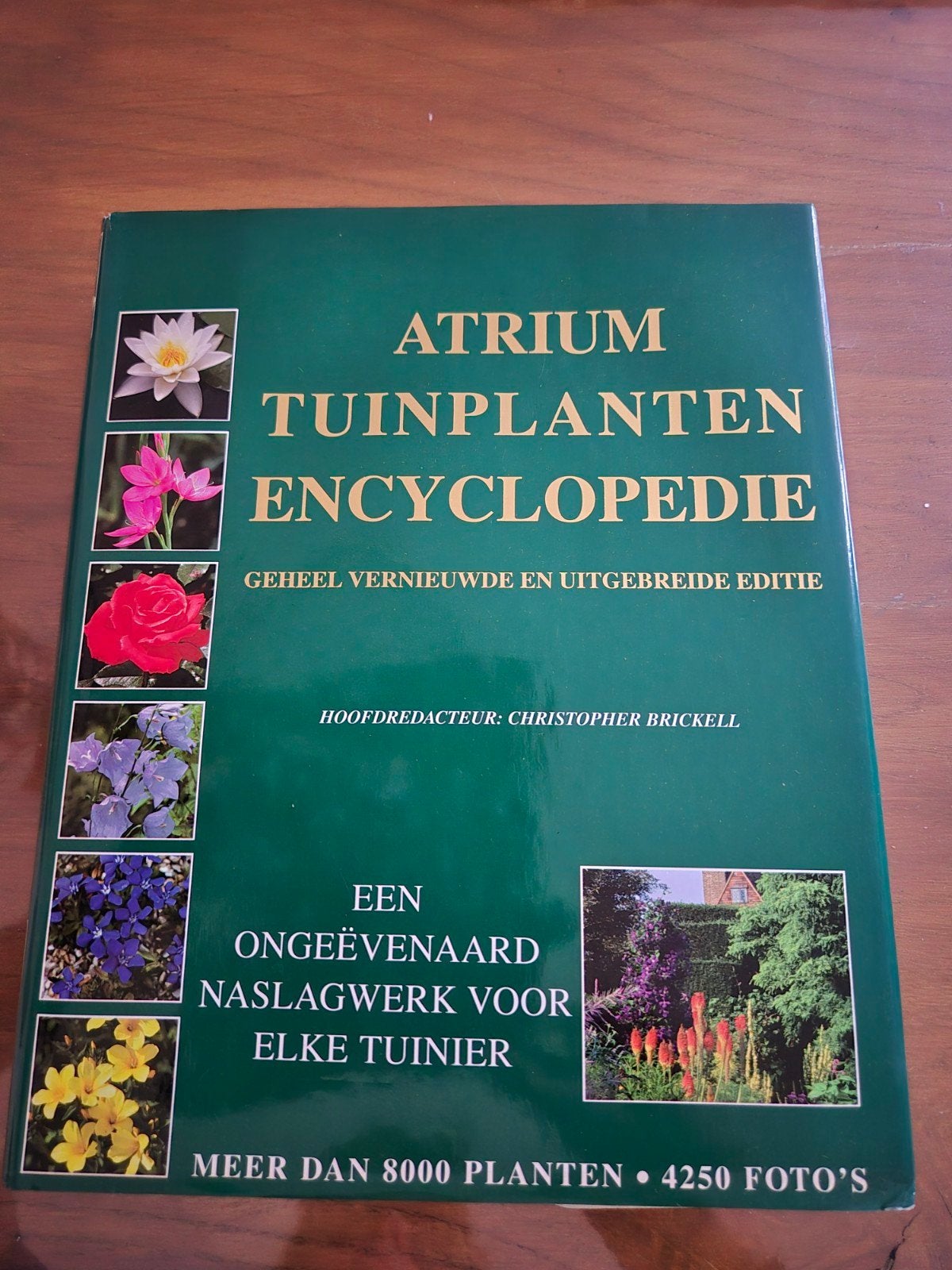 Atrium Tuinplanten Encyclopedie - Uitgebreide Editie, Boeken, Ophalen of Verzenden, Zo goed als nieuw, Christopher Brickell, Tuinieren en Tuinplanten