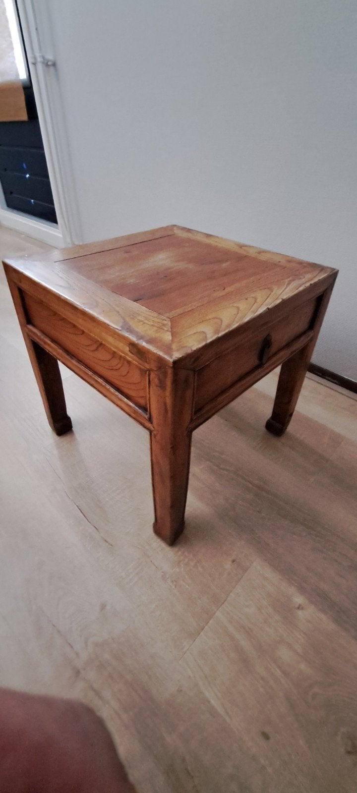 Antiek Chinees tafeltje., Gebruikt, 50 tot 100 cm, Overige houtsoorten, 50 tot 100 cm