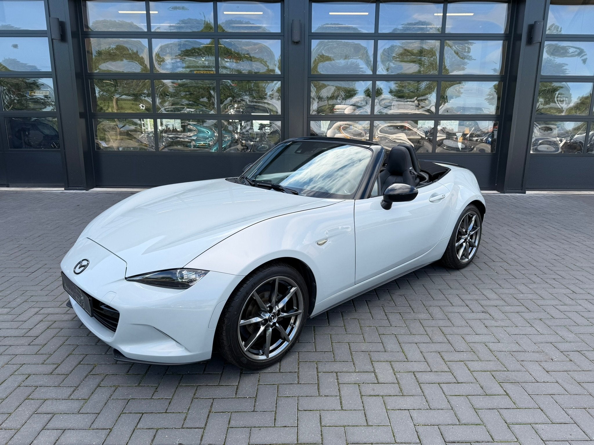 Mazda MX-5 1.5 SkyActiv-g Carplay / Bose (bj 2018), Keurmerk '100% Onderhouden', Gebruikt, Cabriolet, Wit
