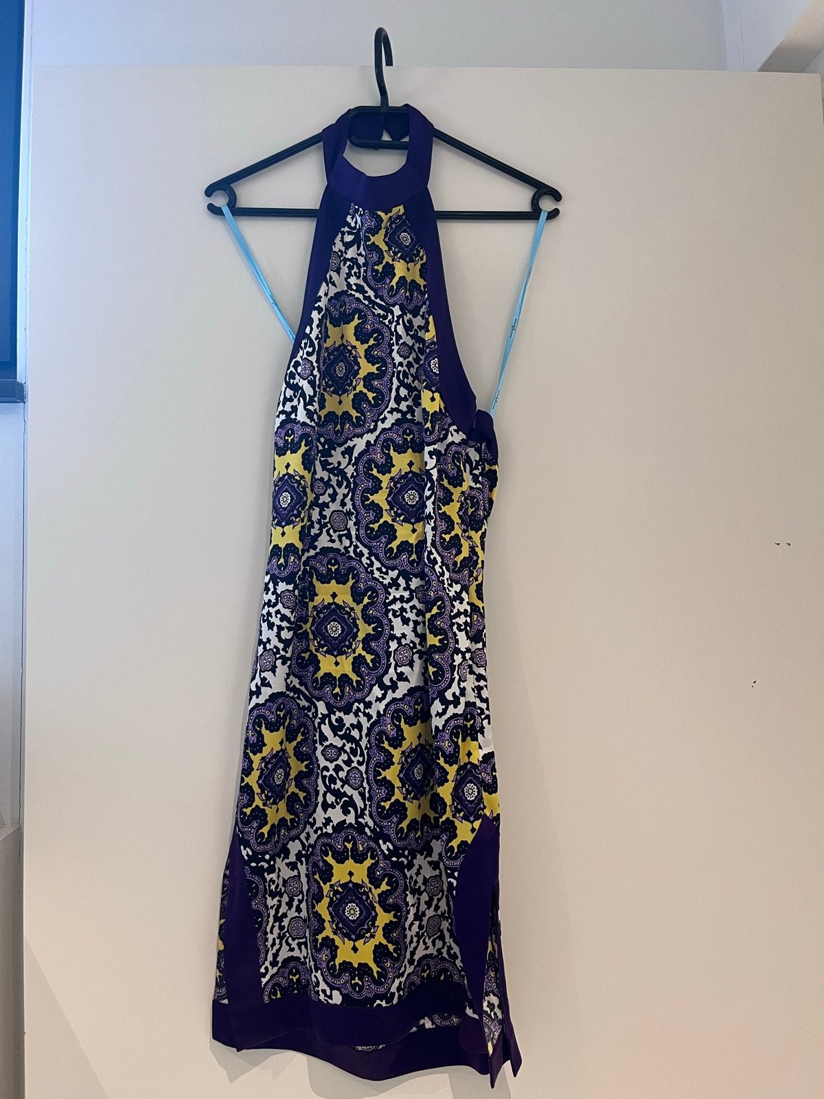 Jurk Guess by Marciano, maat 34/36, Paars, Ophalen of Verzenden, Zo goed als nieuw, Knielengte
