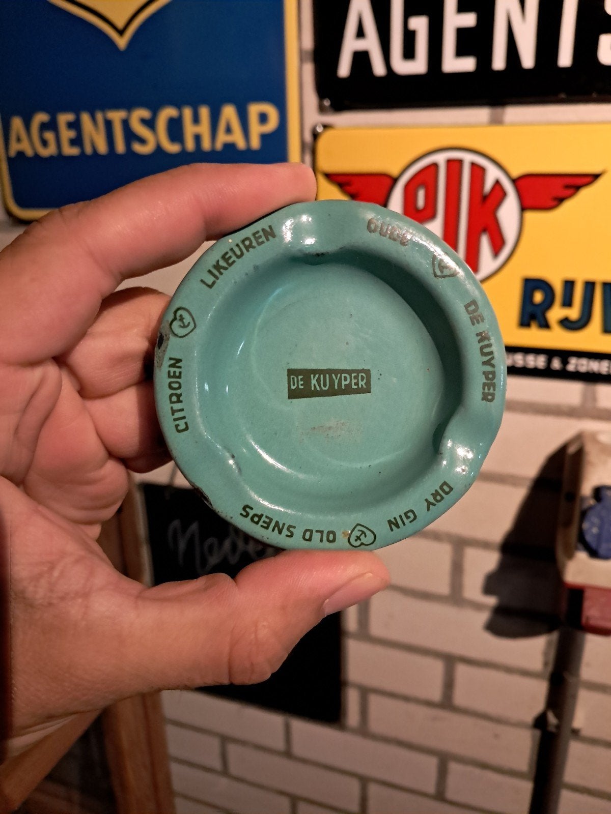 De Kuyper jenever emaille reclame asbakje, Verzamelen, Merken en Reclamevoorwerpen, Ophalen of Verzenden, Gebruikt, Reclamebord