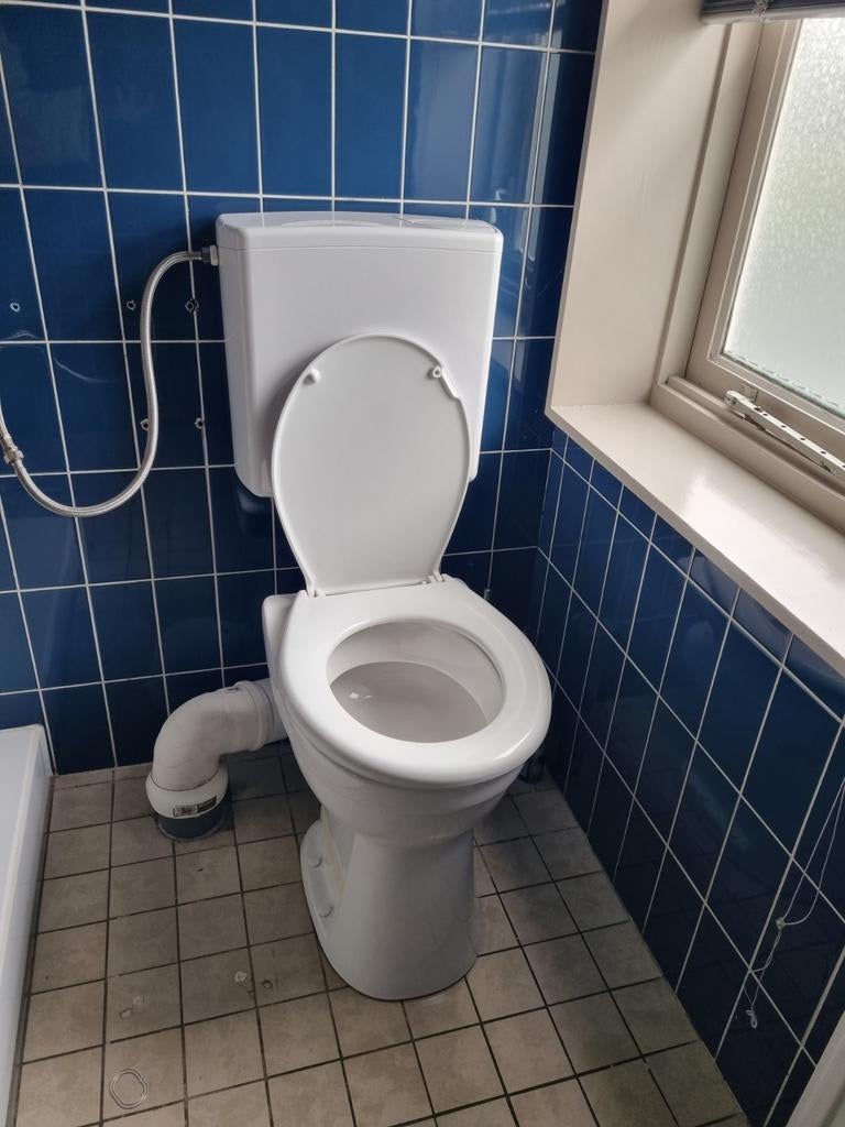 Witte WC met stortbak - Gebruikt, Ophalen