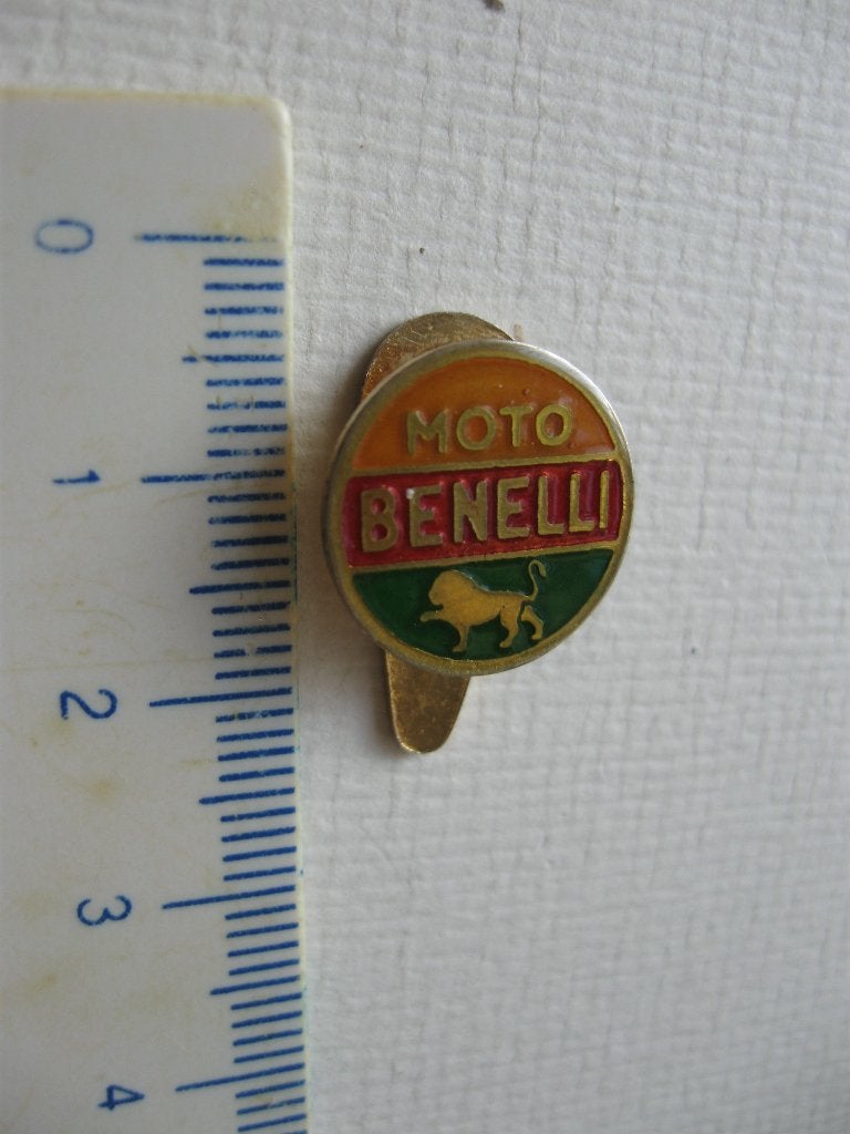 Oude Benelli  -MOTOR knoop - speld, Verzenden, Gebruikt, Transport