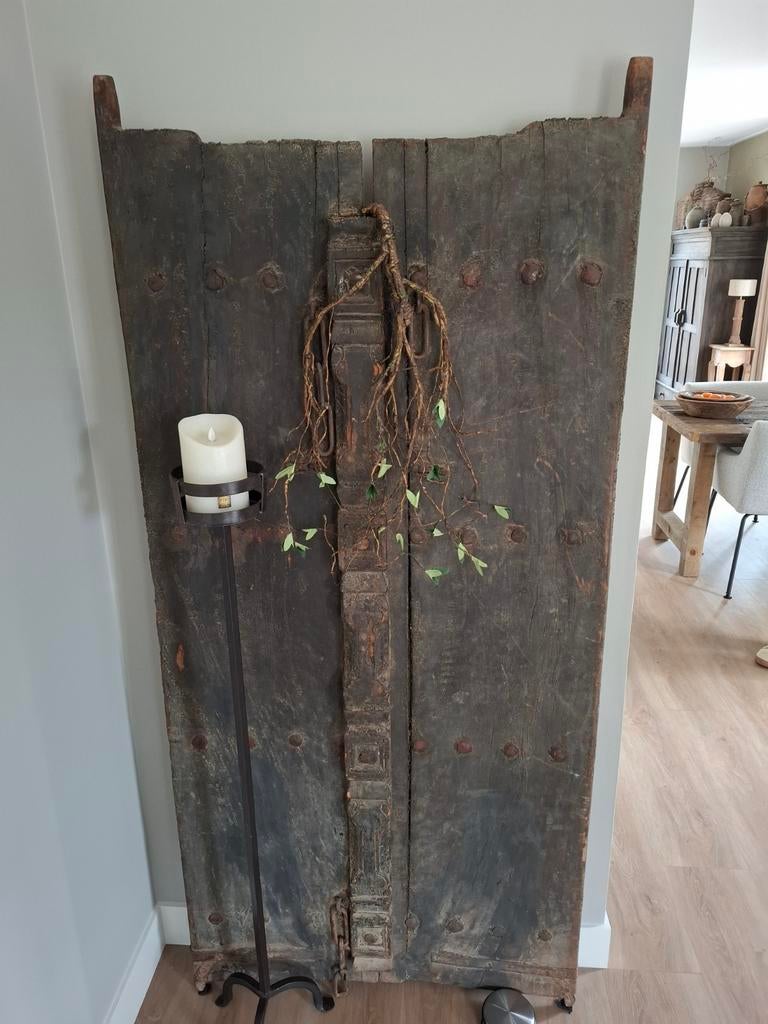 Houten oude luik,  stoer en sober, Ophalen
