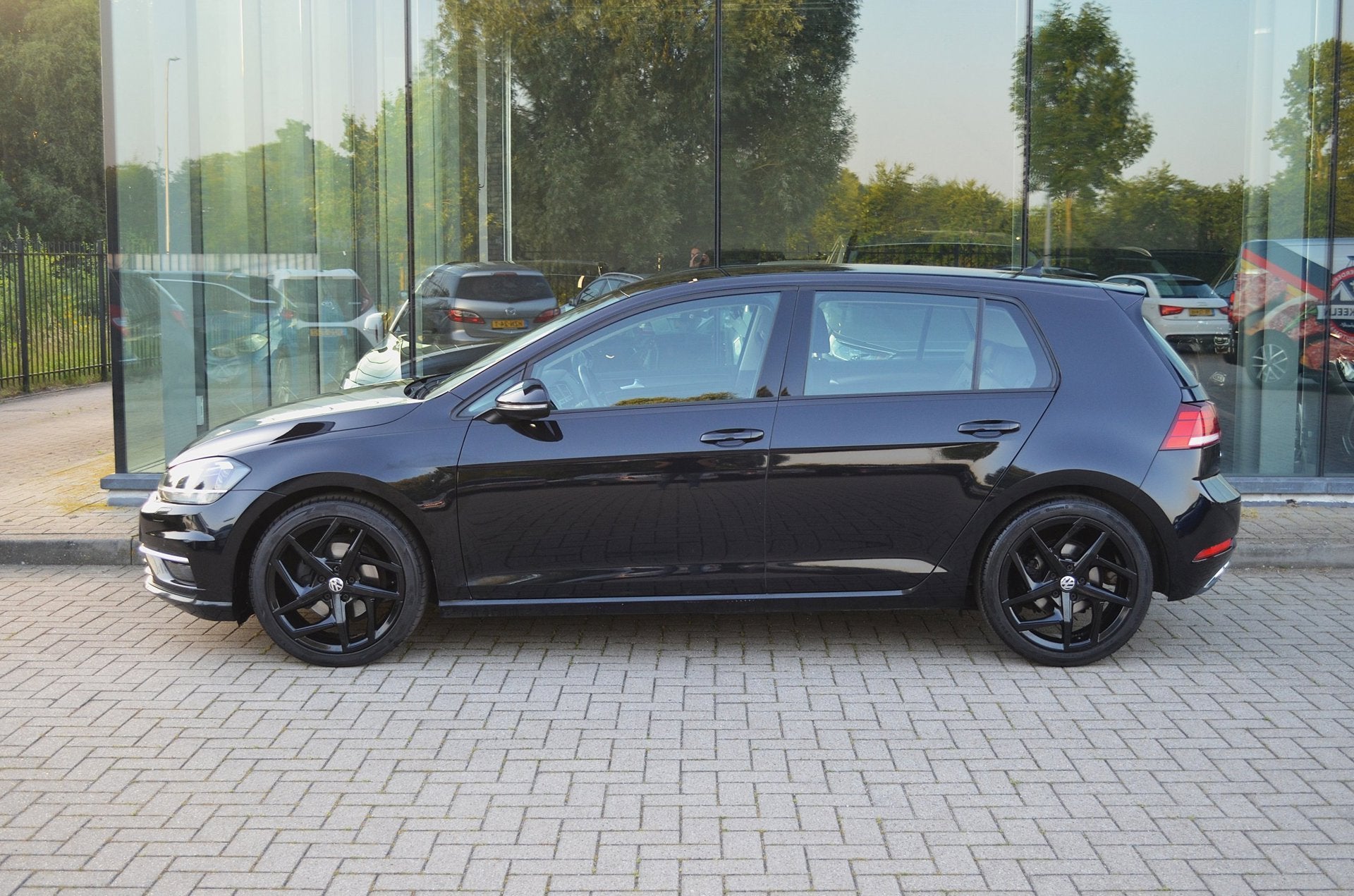 Volkswagen Golf 1.5 TSI Highline | Carplay | Automaat | Crui, Auto's, Stof, 4 cilinders, Zwart, Origineel Nederlands