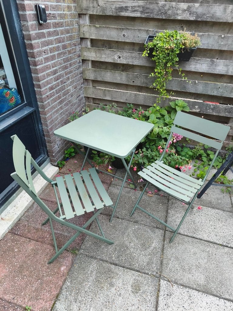 leuke olijf groene bistroset - tafel en 2 stoelen, Tuin en Terras, Overige materialen, Gebruikt, Bijzettafel, Ophalen