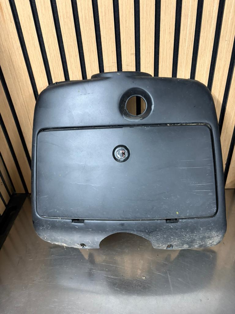 piaggio zip type 1/2/3 fastrider handschoenen vakje, Ophalen