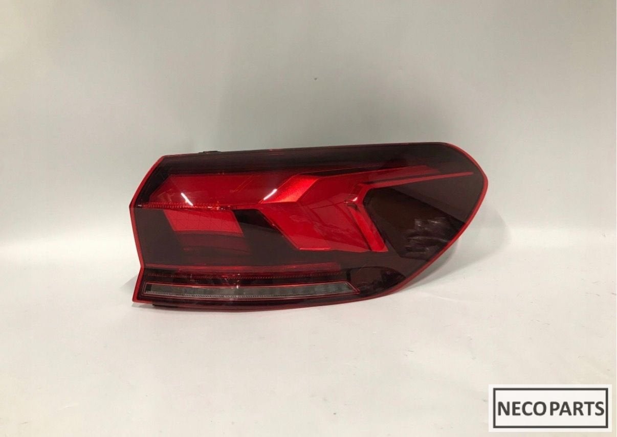 AUDI Q6 E-TRON OLED ACHTERLICHT ORIGINEEL ALLES LEVERBAAR!!!, Gebruikt, -, -, -