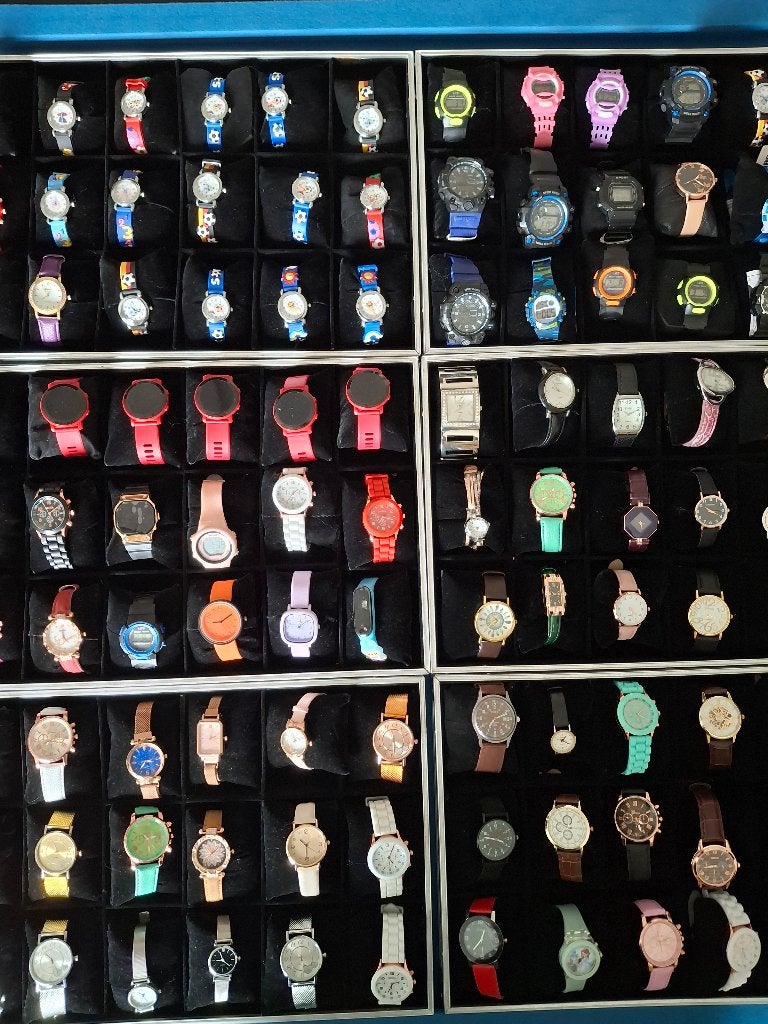markthandel: 100 stuks horloges dames/heren/kind 199,95, Ophalen of Verzenden, Nieuw