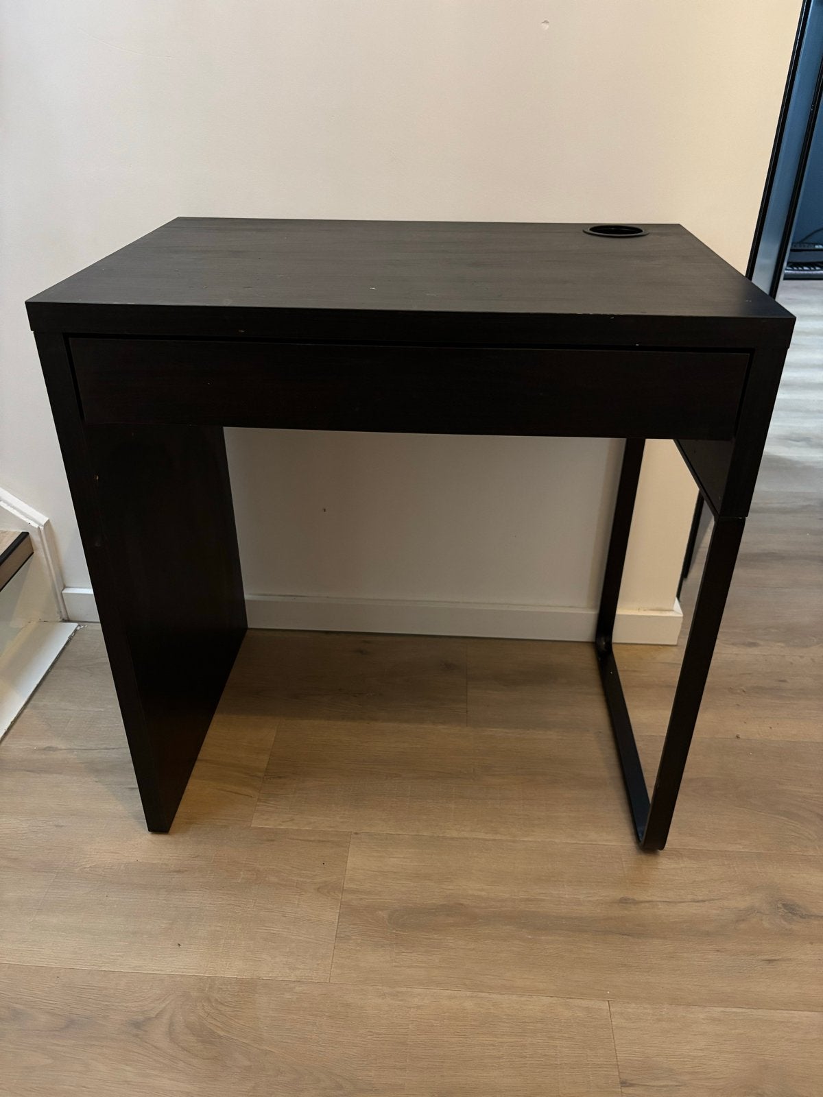 IKEA MICKE Bureau zwartbruin 73x50 cm met lade, Ophalen, Zwart, Gebruikt, Met lades
