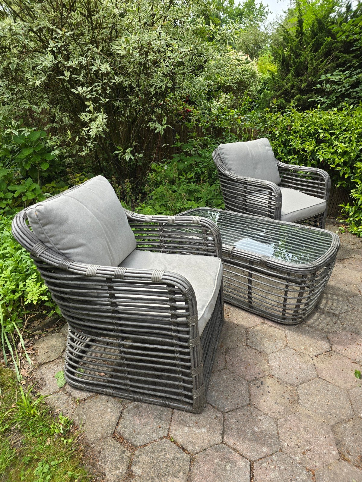 Lounge stoelen met tafel, Intratuin, wasbare hoezen, Bijzettafel, Zo goed als nieuw, Loungeset, Wicker