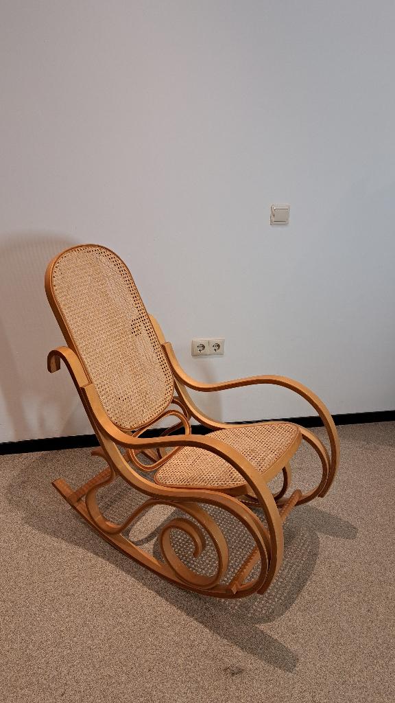 Thonet stijl schommelstoel, Ophalen