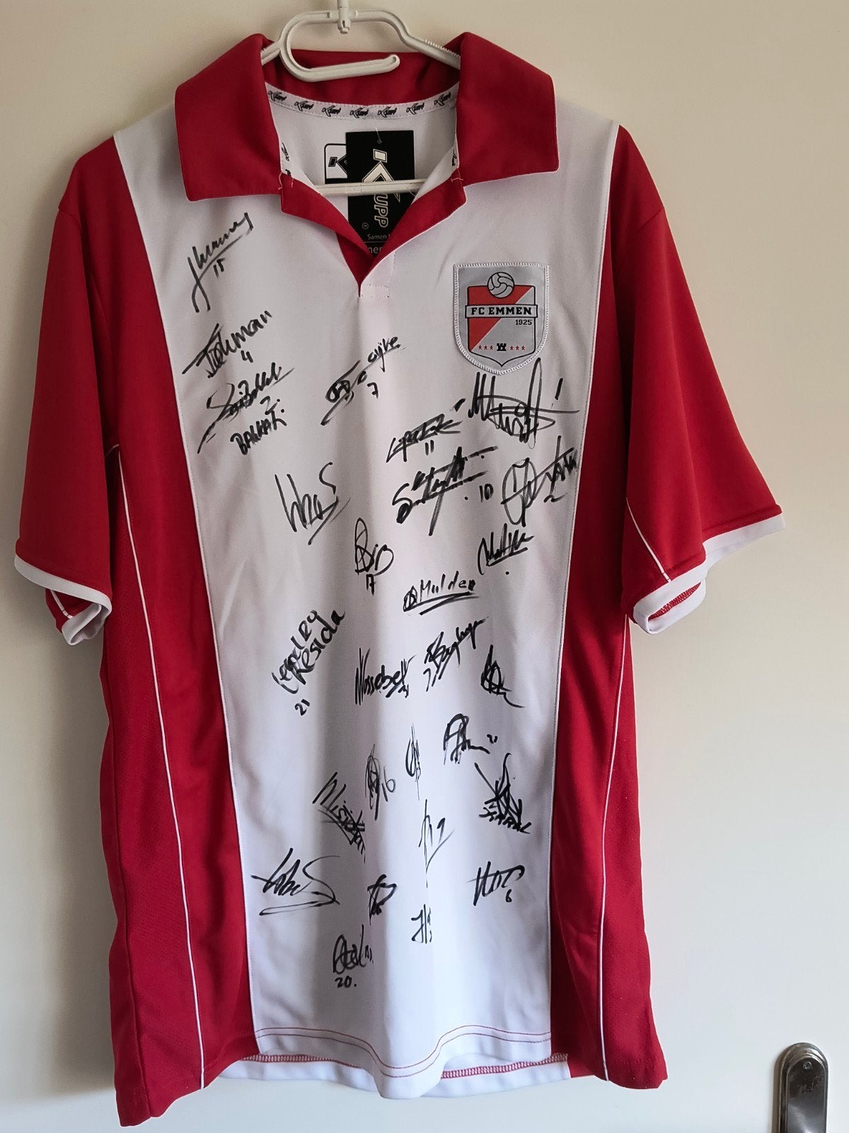 fc Emmen shirt met handtekeningen, Ophalen of Verzenden, Nieuw, Maat 56/58 (XL)