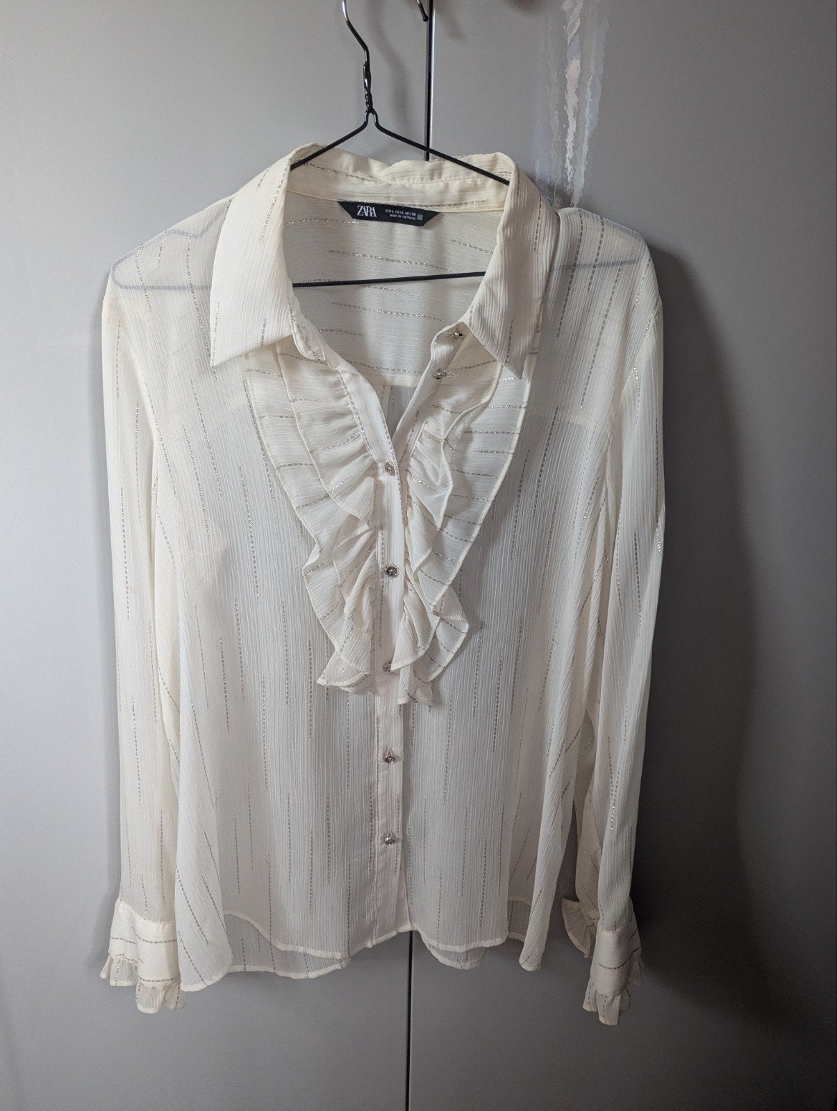 Zara blouse met ruches en zilveren details, Kleding | Dames, Maat 42/44 (L), Ophalen of Verzenden, Zo goed als nieuw, Wit