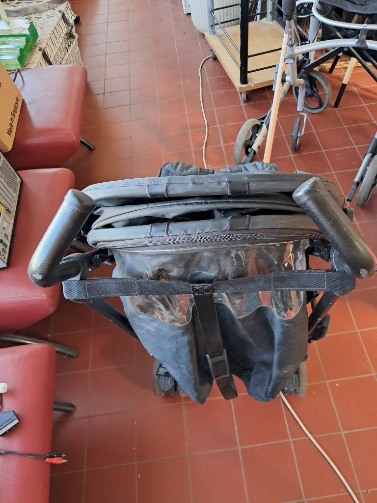 Inklapbare kinderbuggy zwart met zonnekap  CS27302, Kinderen en Baby's, Ophalen, Gebruikt, Overige merken, Zonnekap