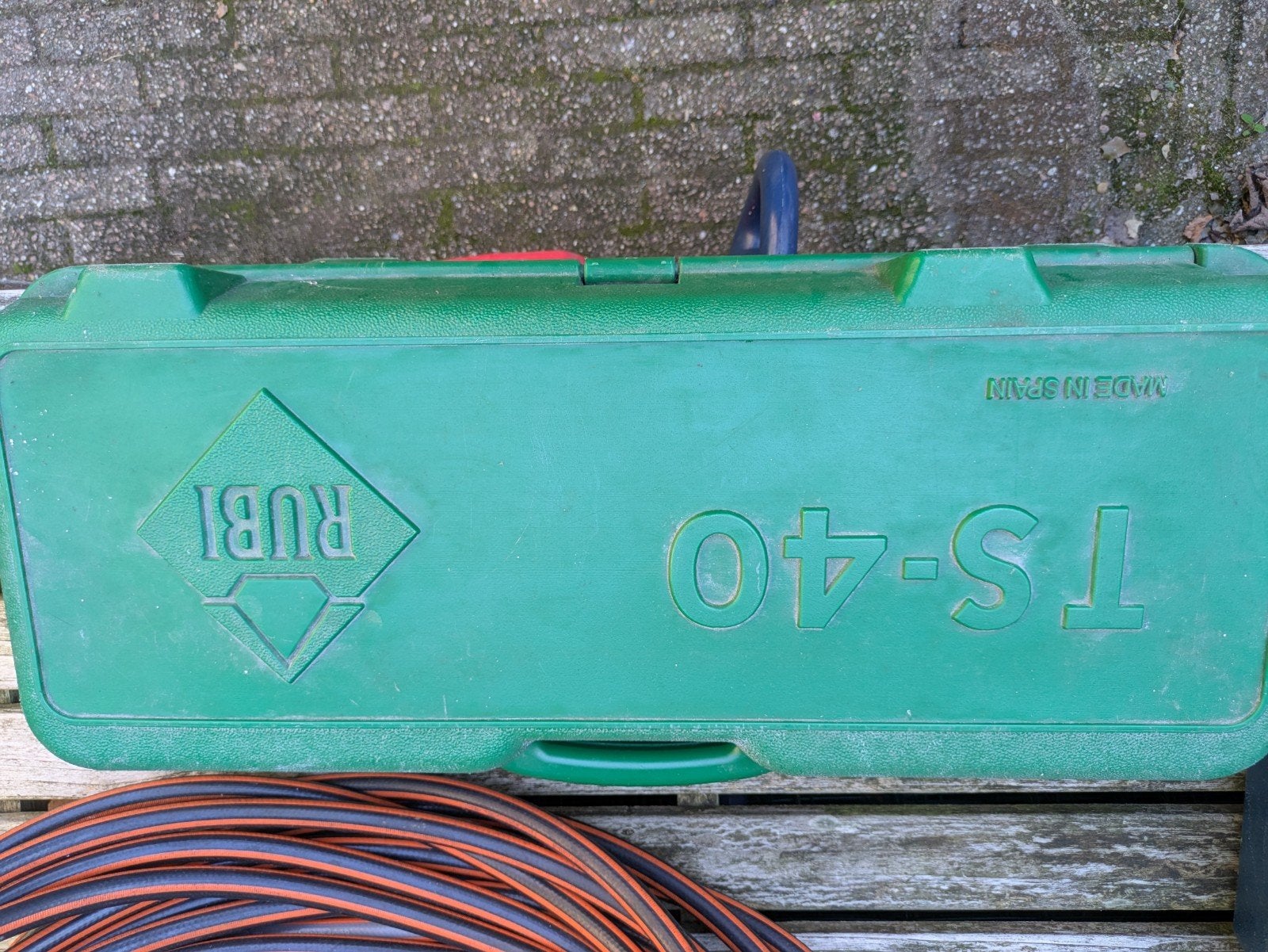Tegelsnijder RUBI, Ophalen