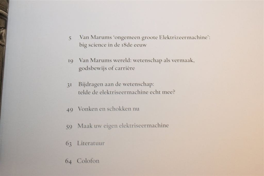 Vonken en Schokken — Teylers Museum, Elektriseermachine, Ophalen of Verzenden, Gelezen, Natuurwetenschap