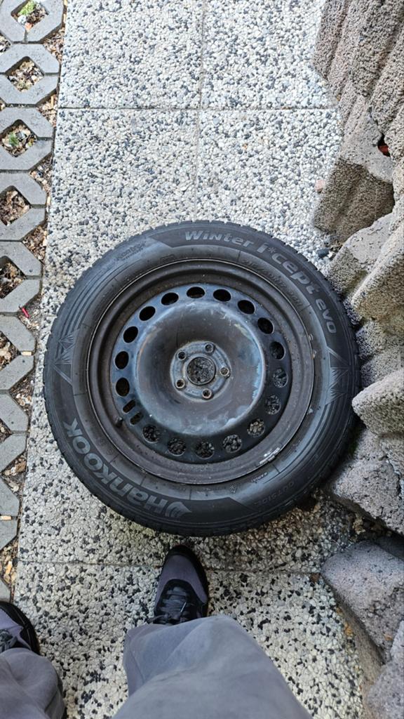 17 inch stalen velg met winterbanden, Ophalen, Gebruikt