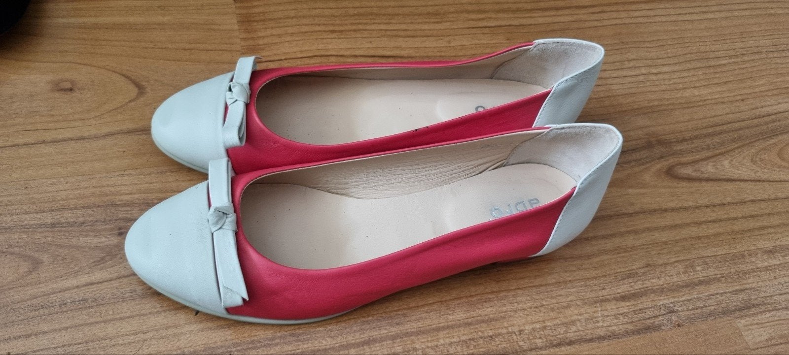 Abro, 2 paar dezelfde schoenen, platte hak beige en rood 38, Ophalen of Verzenden, Zo goed als nieuw, Abro, Espadrilles of Moccasins