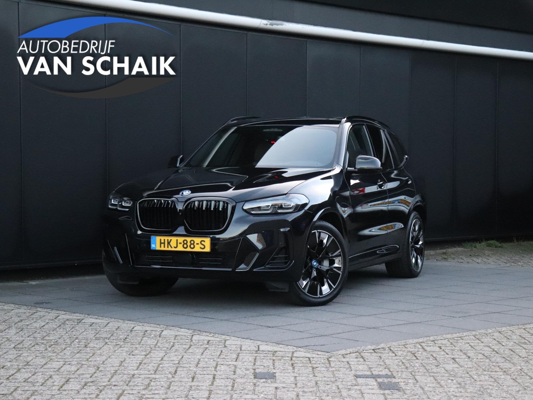 BMW iX3 High Executive Edition 80 kWh | M SPORT | LEDER | ME, Auto's, Automaat, Dealer onderhouden, Achterwielaandrijving, Gebruikt