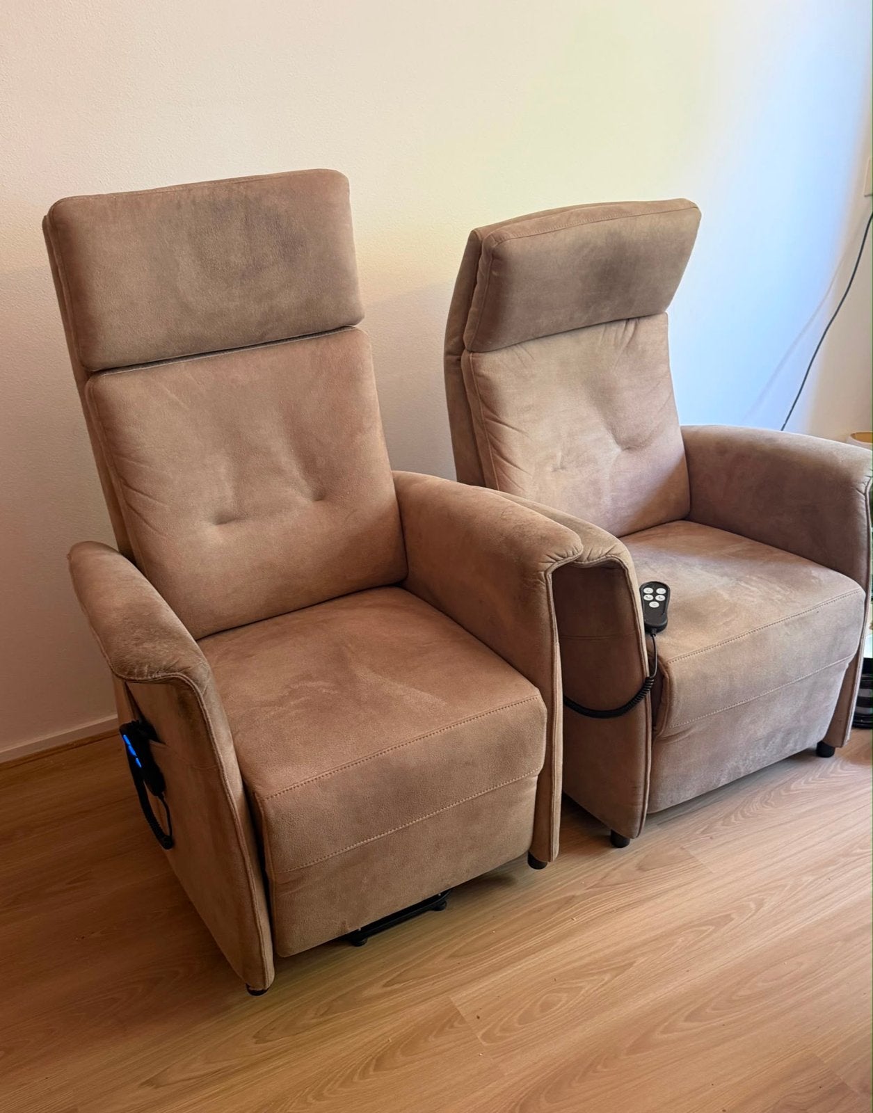 Twee sta-op stoelen Brescia de luxe 51, medium, 2 motoren, Huis en Inrichting, Ophalen, Gebruikt, Twee, Bruin