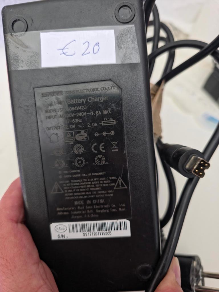 Sans E-Bike Acculader 42V 2A (Special Connector), Ophalen