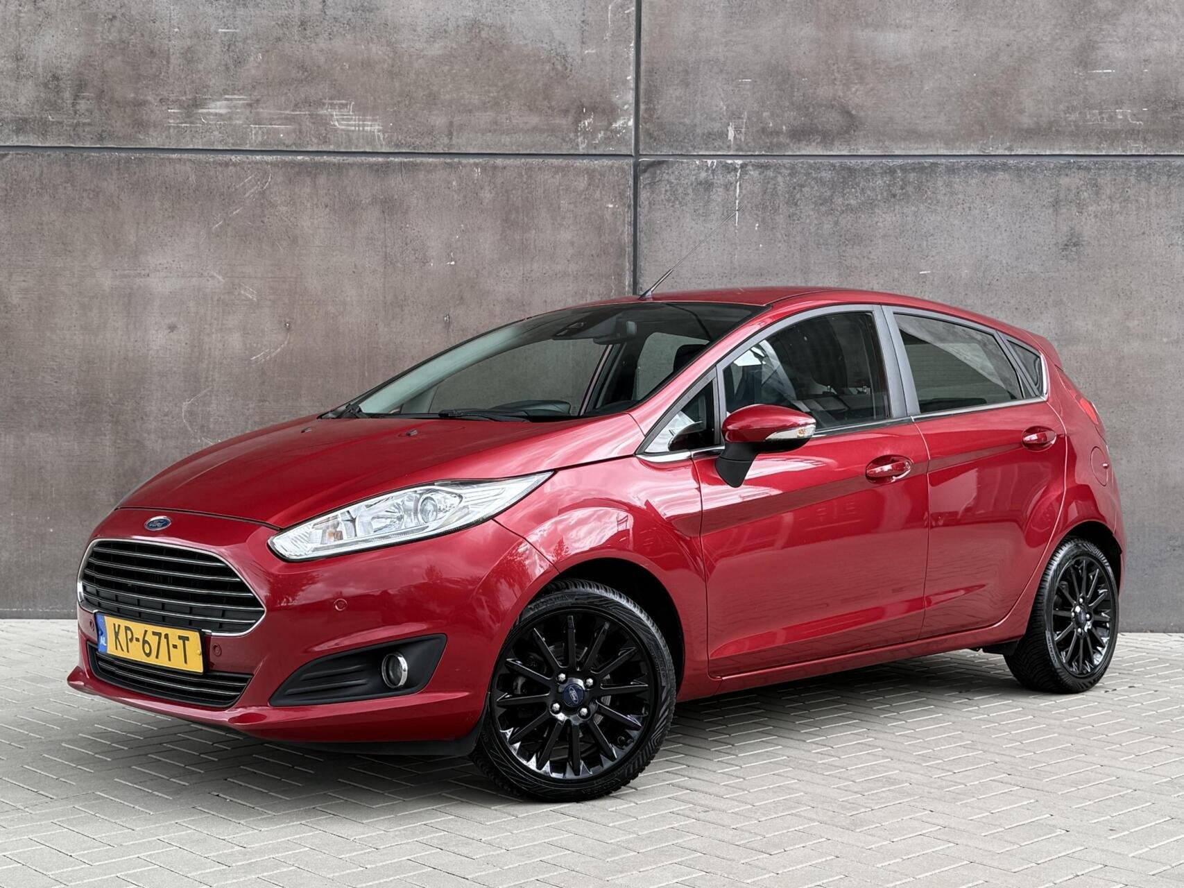 Ford Fiesta 1.0 EcoBoost Titanium | Navigatie | APK 09-2027, Auto's, Voorwielaandrijving, Met garantie (alle), 23 km/l, Origineel Nederlands