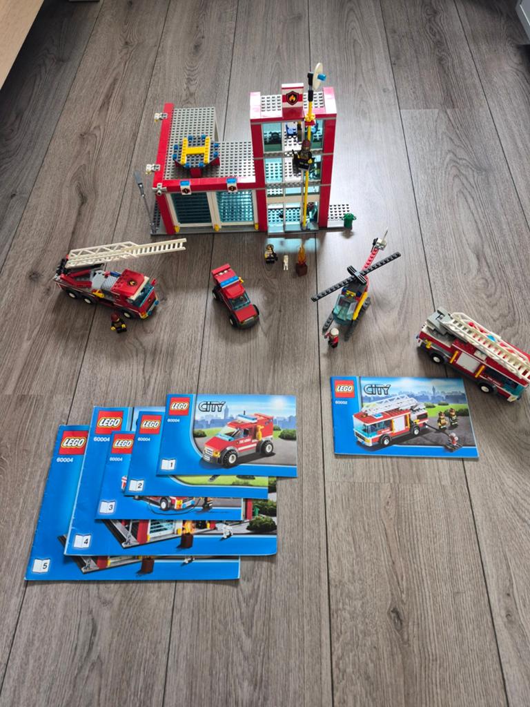 LEGO City Brandweerkazerne en voertuigen (60004 & 60002), Ophalen, Compleet, Lego, Complete set