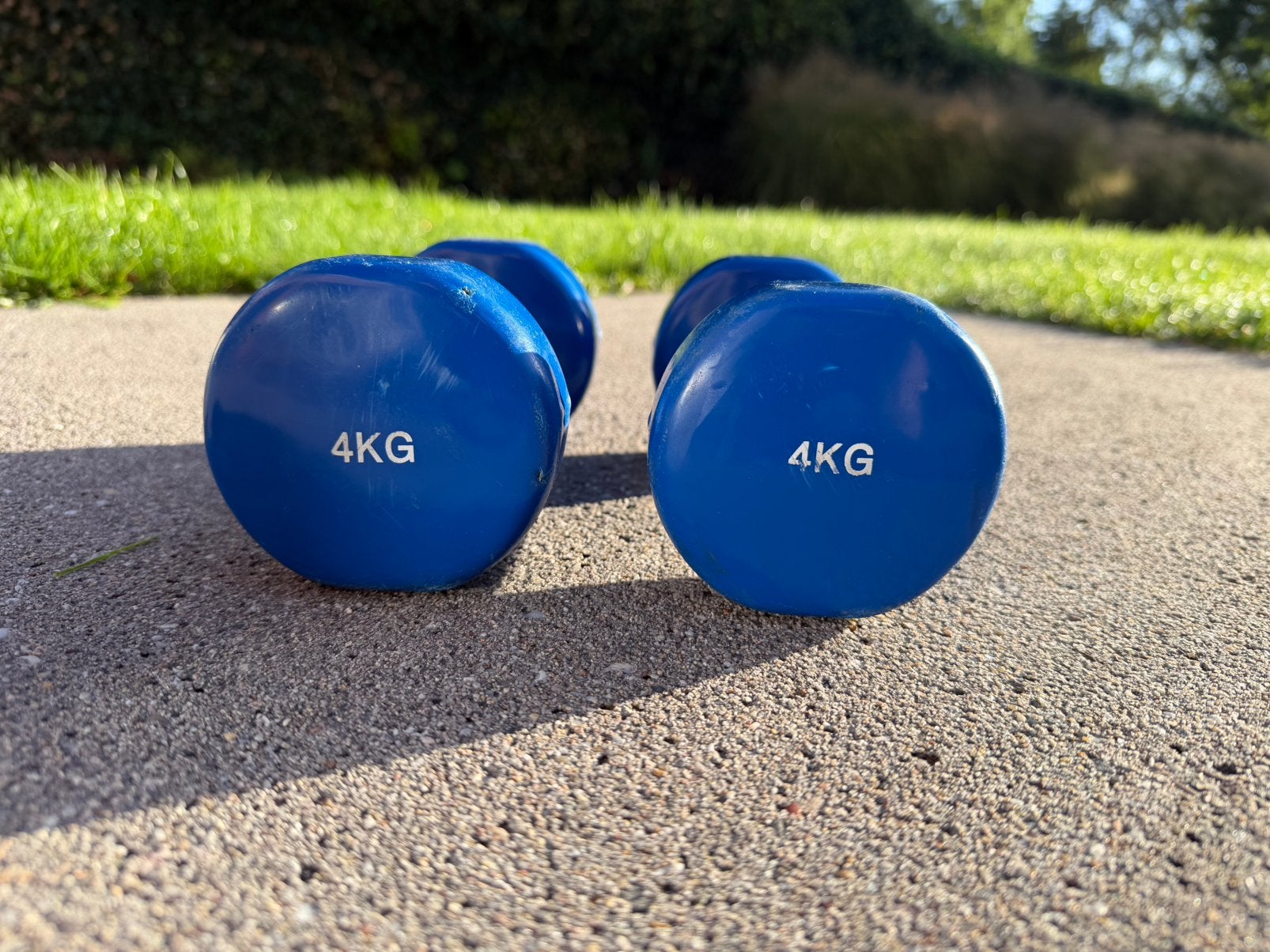Te koop: 20 Tunturi 4kg dumbbells, Ophalen, Zo goed als nieuw, Dumbbell