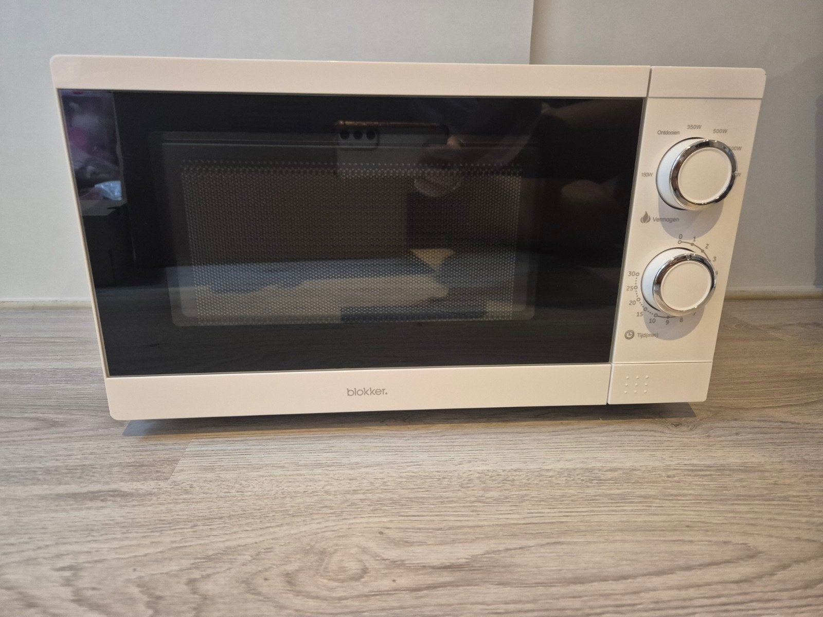 Blokker Magnetron BL-95001 - Zo goed als nieuw, Ophalen of Verzenden, Zo goed als nieuw, Draaiplateau