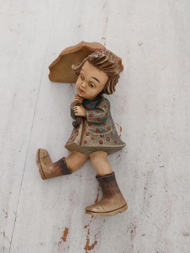 Vintage Eigly 3D Wandbeeldje Meisje met Paraplu Model 11.037, Decoratieobject, 13 cm, Ophalen of Verzenden, Zo goed als nieuw
