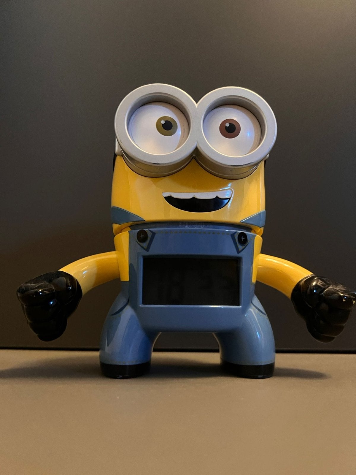 Minion Wekker - Despicable Me Digitale Klok, Ophalen, Werkt op batterijen, Digitaal, Modern