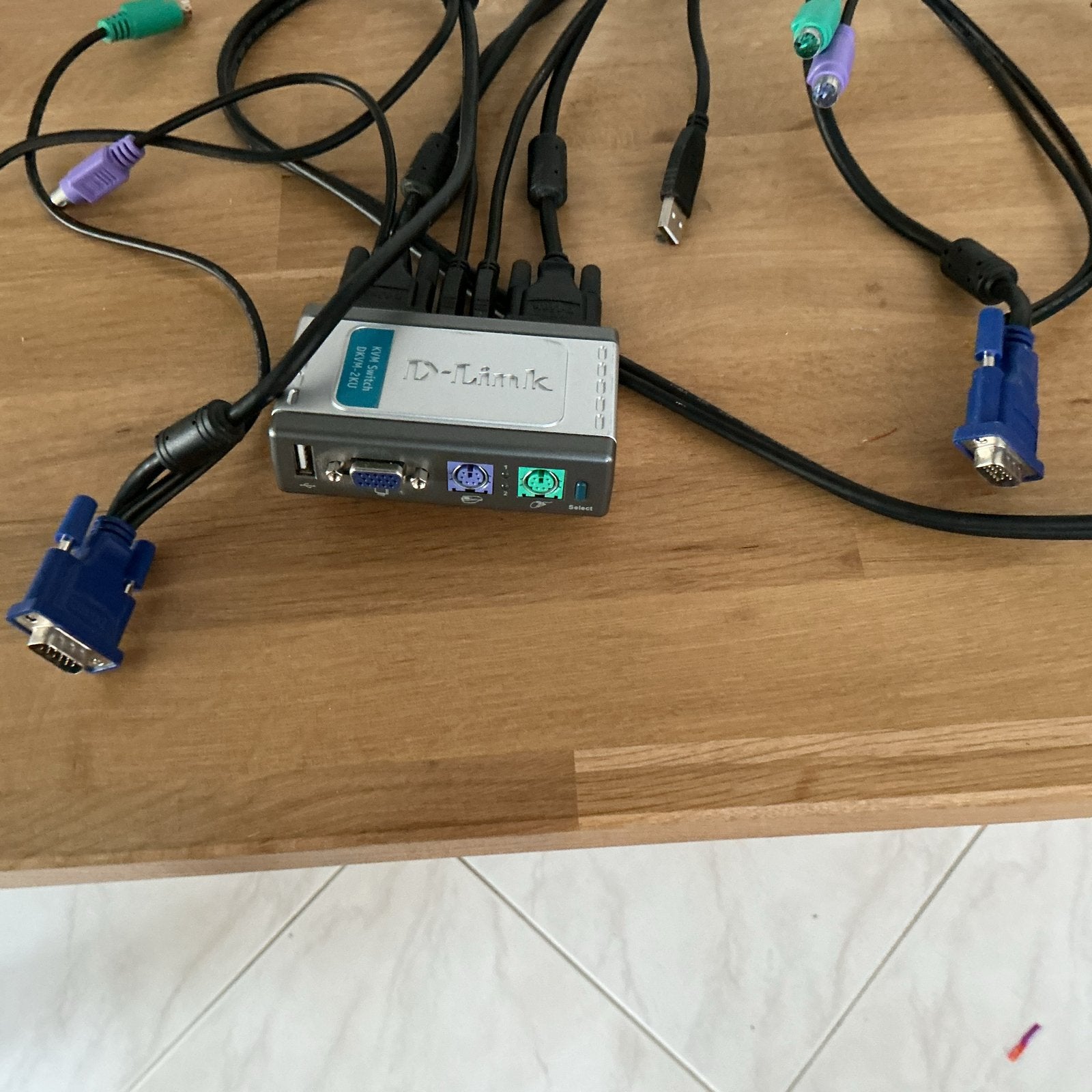 D-Link DKVM-2KU KVM Switch - 2 poorten, Computers en Software, Overige Computers en Software, Ophalen of Verzenden, Gebruikt