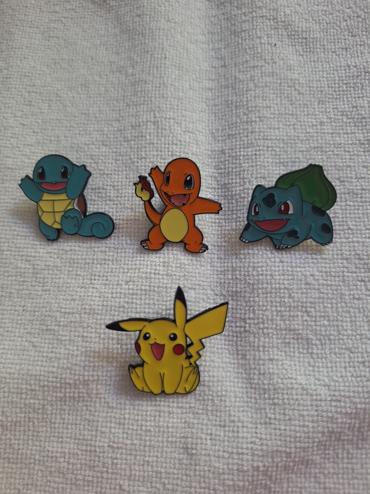 Pokémon pins 4 stuks, Verzamelen, Speldjes, Pins en Buttons, Verzenden, Nieuw