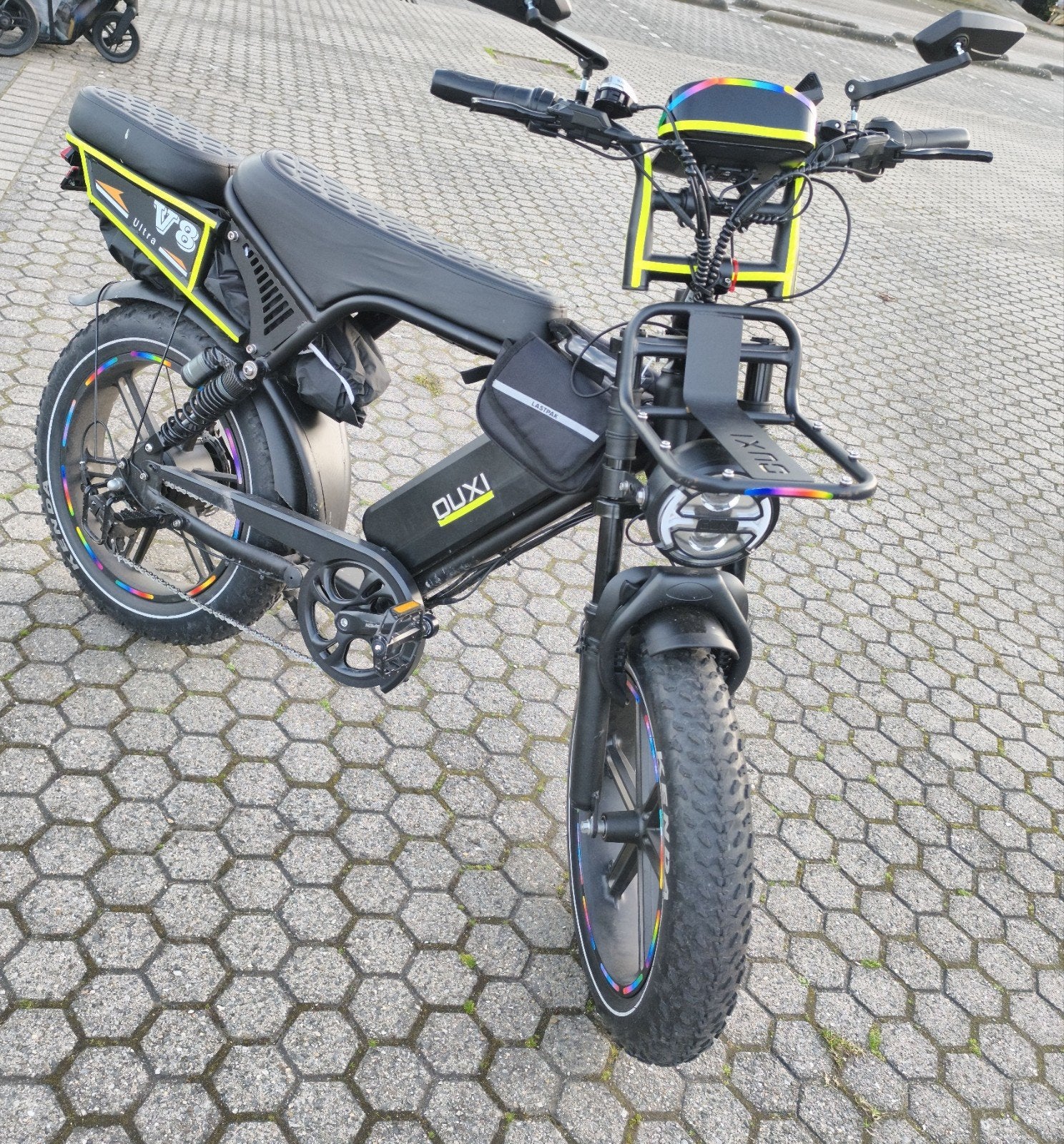 Foto 4 van OUXI V8 ULTRA Ebike Fatbike 120 km per charge