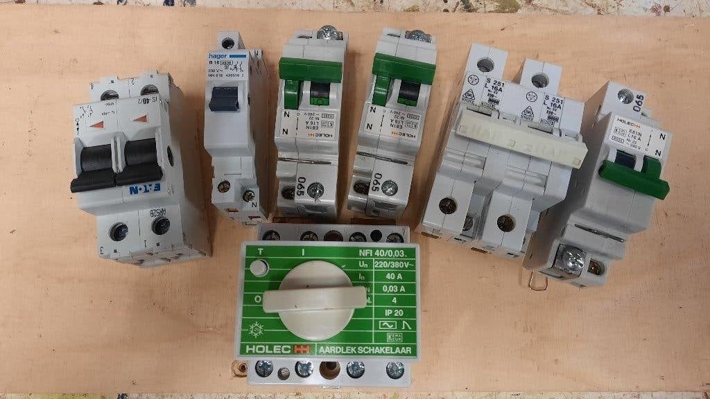 schakelkast, Doe-het-zelf en Verbouw, Elektra en Kabels, Ophalen of Verzenden, Gebruikt, Schakelaar