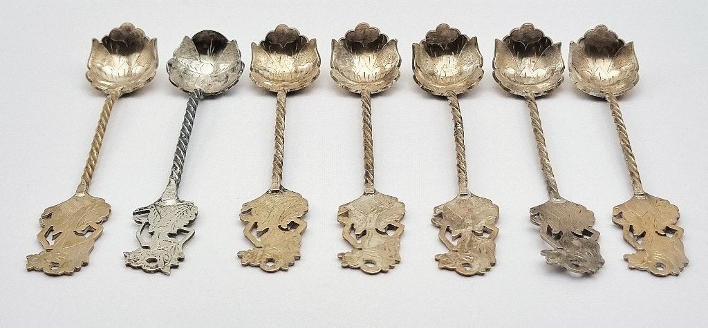 1390. Djokja zilveren theelepels, eerste helft 20e eeuw, Ophalen, Zilver