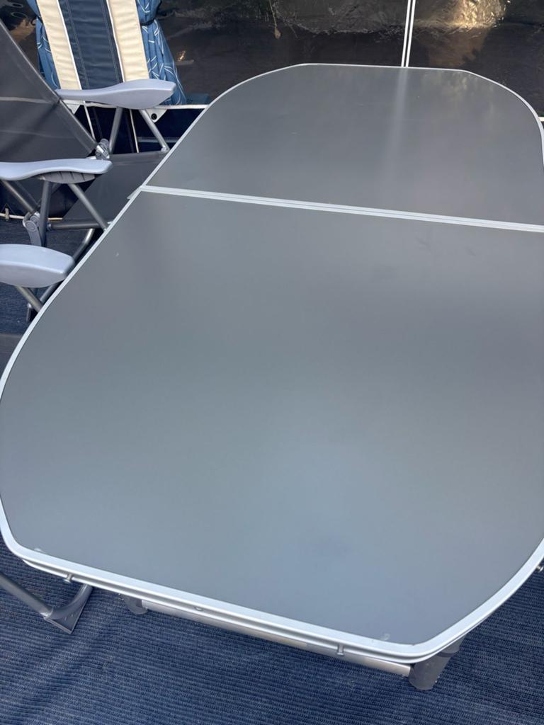 Campingtafel en stoelen set, Caravans en Kamperen, Kampeeraccessoires, Zo goed als nieuw, Ophalen of Verzenden