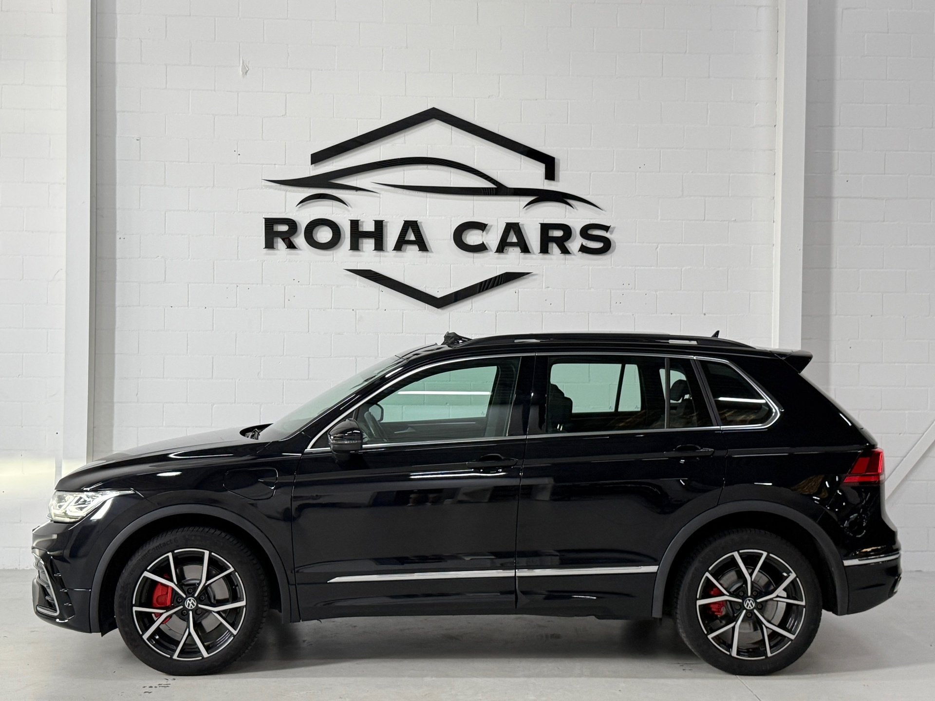 Volkswagen Tiguan 1.4 E-hybrid*Pano*GTE*Sfeer*Memory*Stuur/s, 1716 kg, 4 cilinders, Zwart, SUV of Terreinwagen