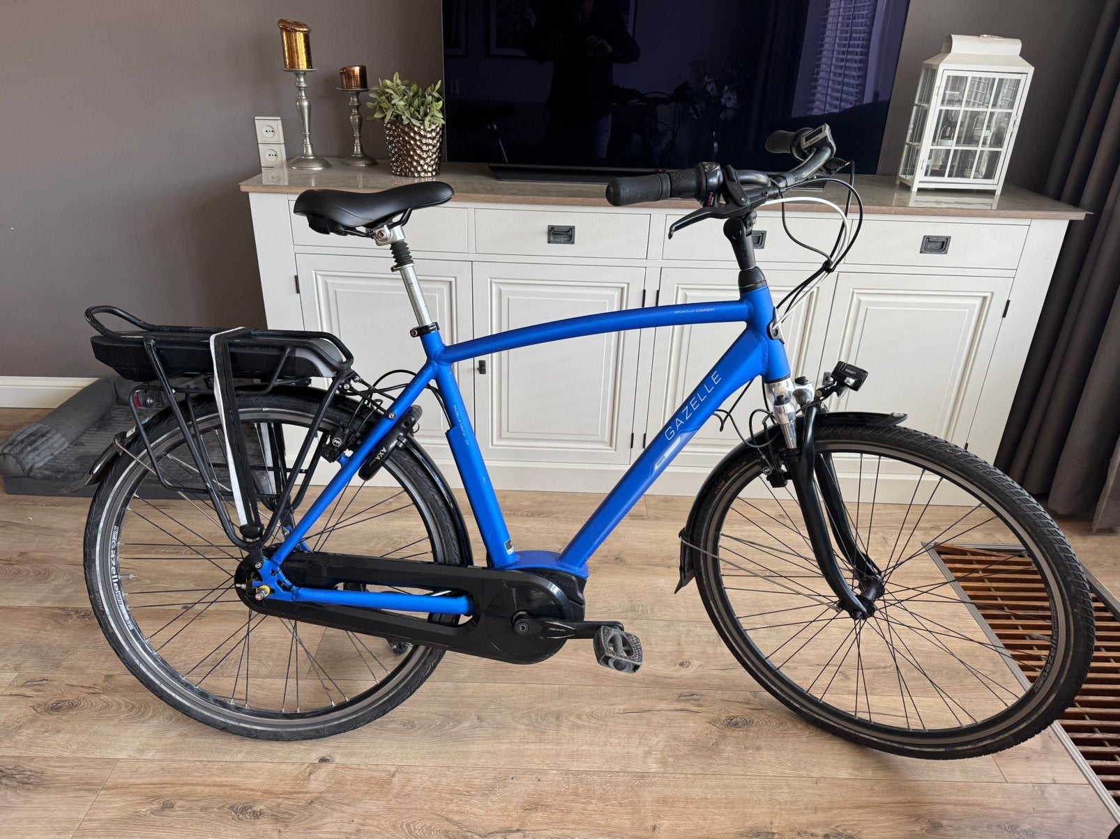 Gazelle Vento Elektrische Fiets Bosch Middenmotor km st 3950, Fietsen en Brommers, Elektrische fietsen, Ophalen of Verzenden, Zo goed als nieuw