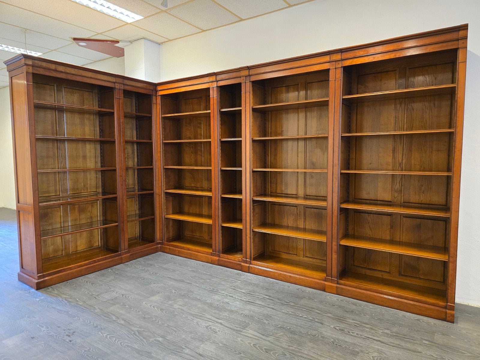 Grote bibliotheekkast | boekenkast | winkelkast klassiek, Huis en Inrichting, Kasten | Boekenkasten, Grande arredi, 200 cm of meer