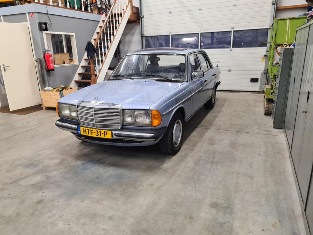 Mercedes-Benz 200d automaat belastingvrij 1981 Blauw, foto 9
