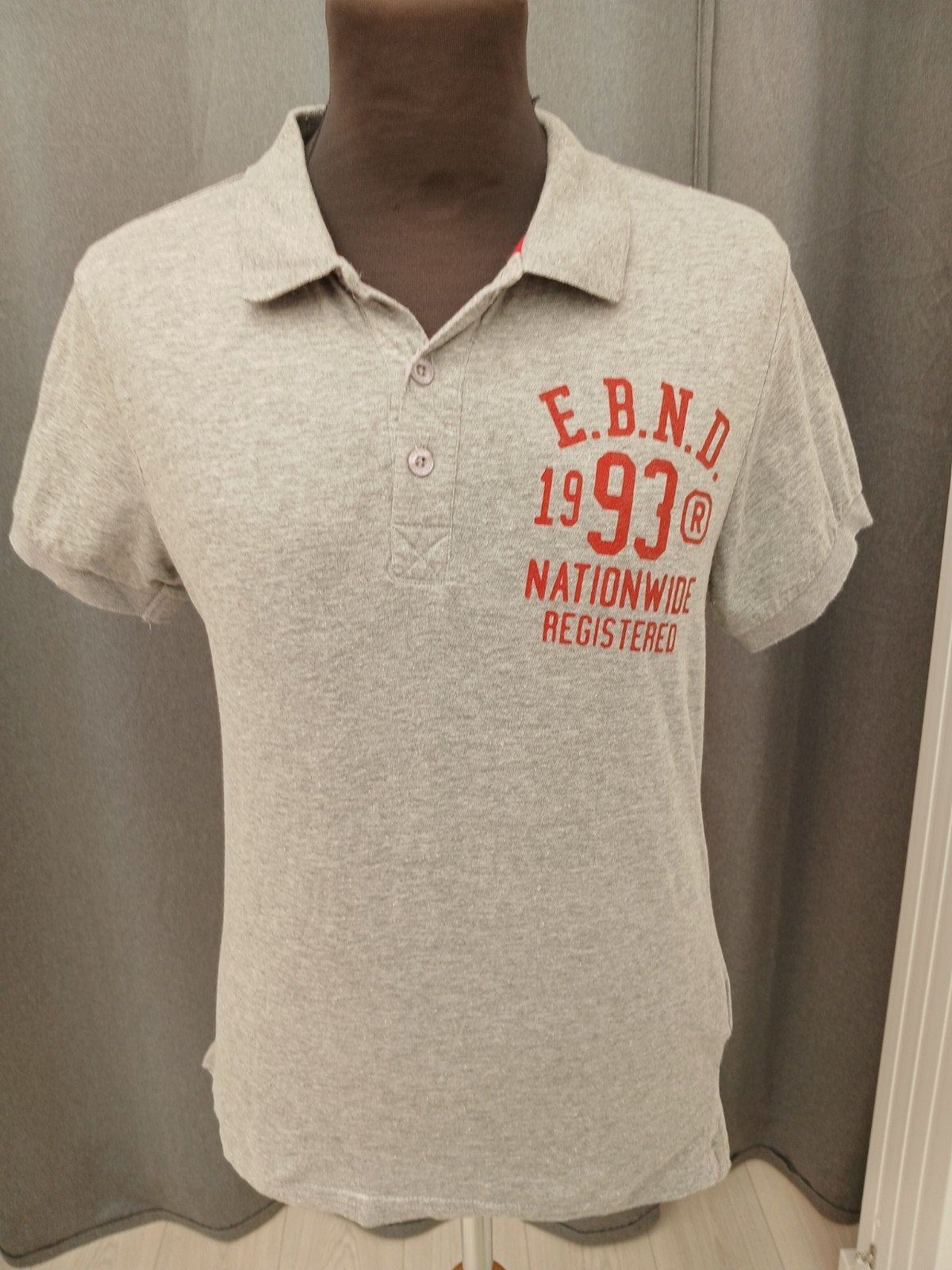Ebound Polo Shirt Maat S - Grijs met Rode Opdruk, Ophalen of Verzenden, Gedragen, Maat 48/50 (M), Grijs