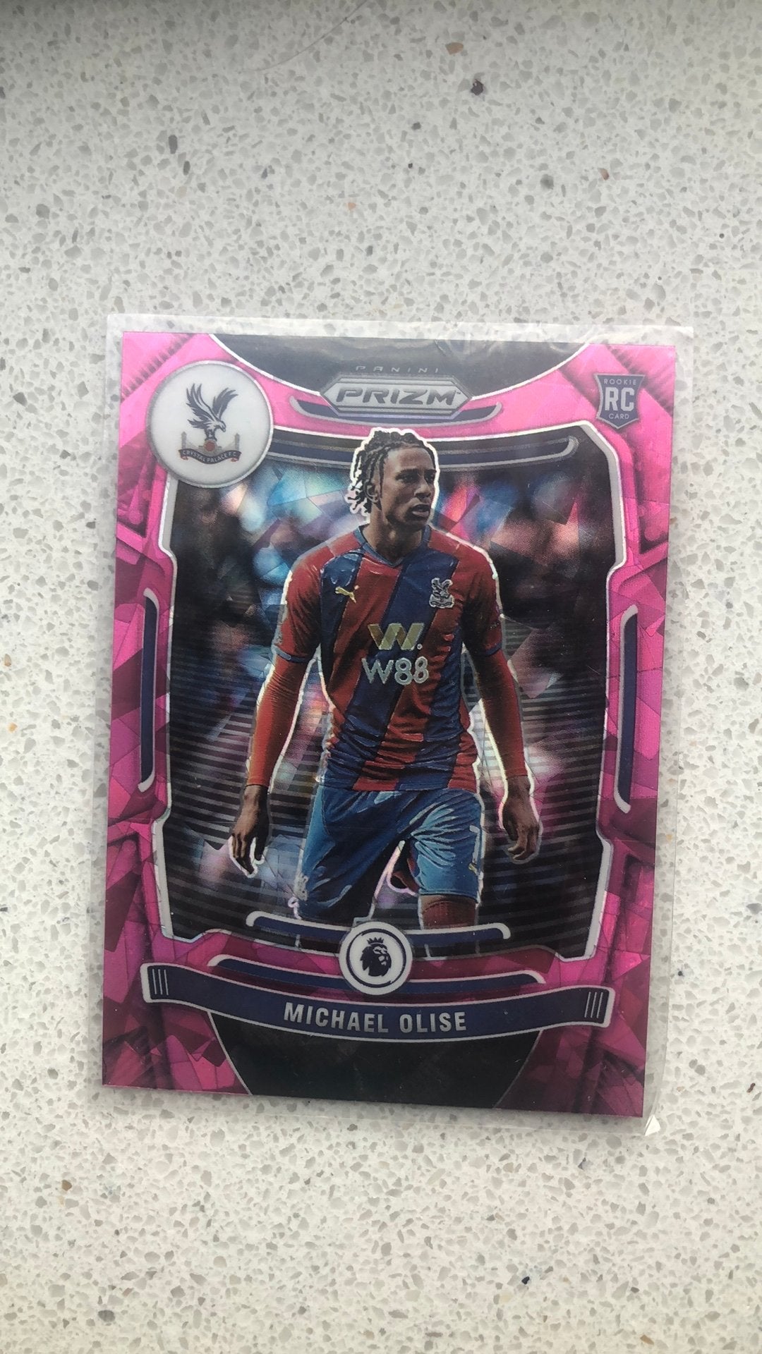 Michael Olise RC PRIZM CRACKED ICE PINK, Ophalen of Verzenden, Zo goed als nieuw, Plaatje